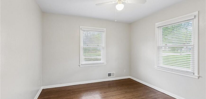 1308 Middlebrook Drive, Liberty, MO 64068