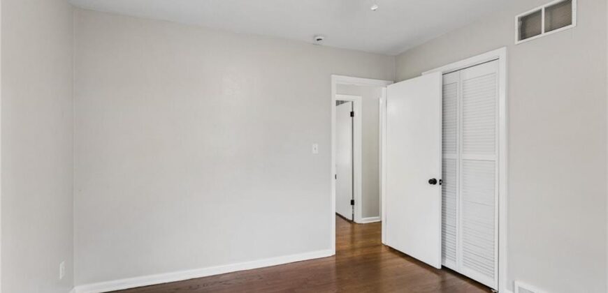 1308 Middlebrook Drive, Liberty, MO 64068