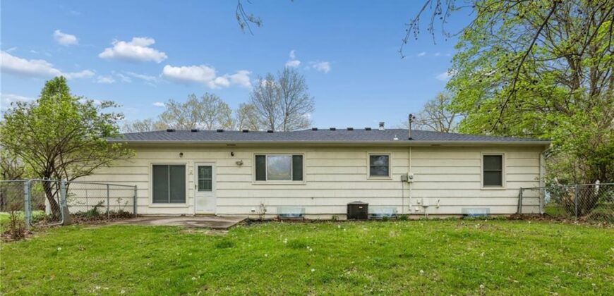 1308 Middlebrook Drive, Liberty, MO 64068