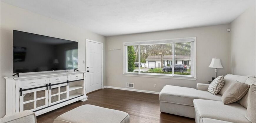 1308 Middlebrook Drive, Liberty, MO 64068