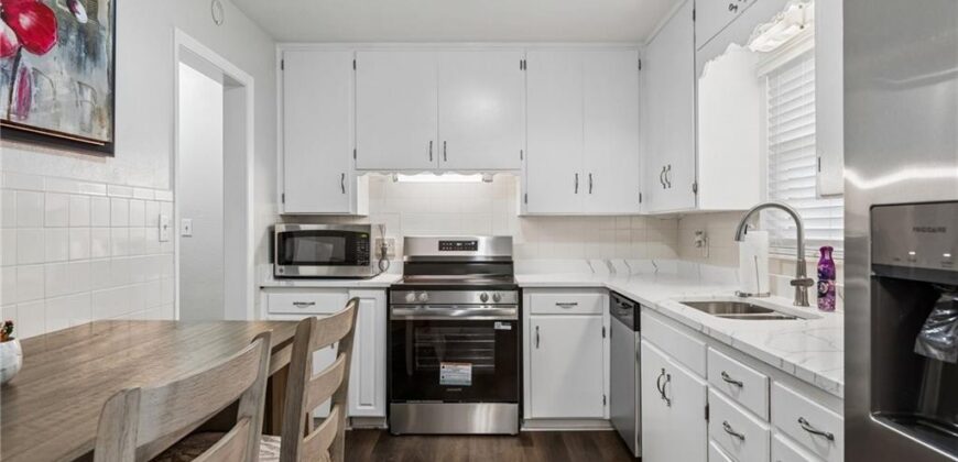 1308 Middlebrook Drive, Liberty, MO 64068