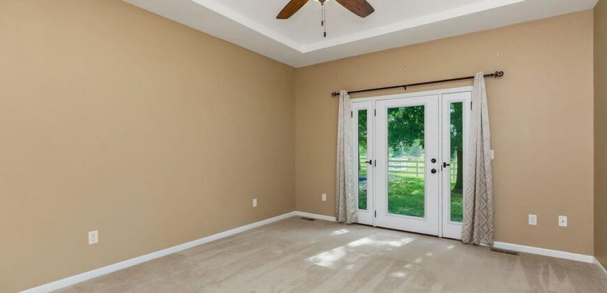 13223 N Virginia Avenue, Smithville, MO 64089