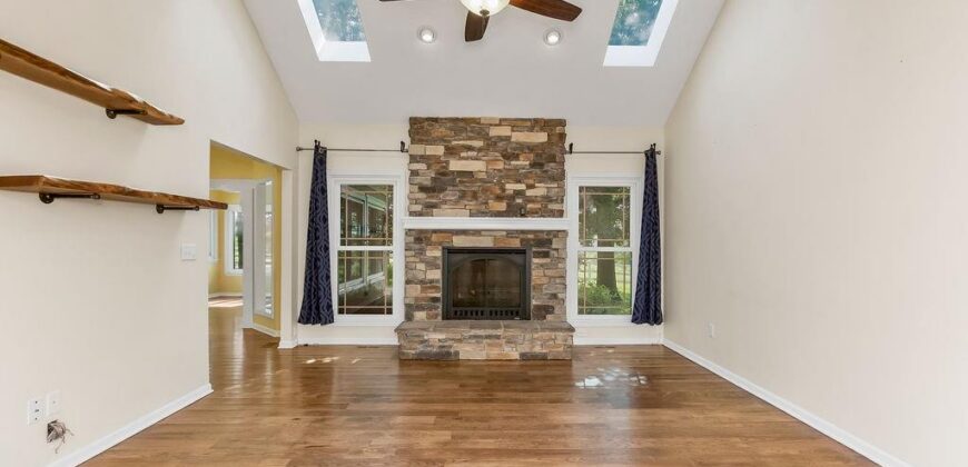 13223 N Virginia Avenue, Smithville, MO 64089