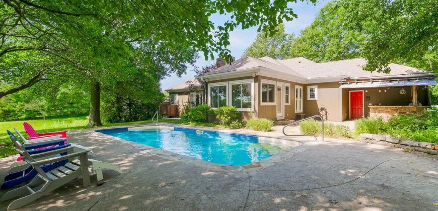 13223 N Virginia Avenue, Smithville, MO 64089