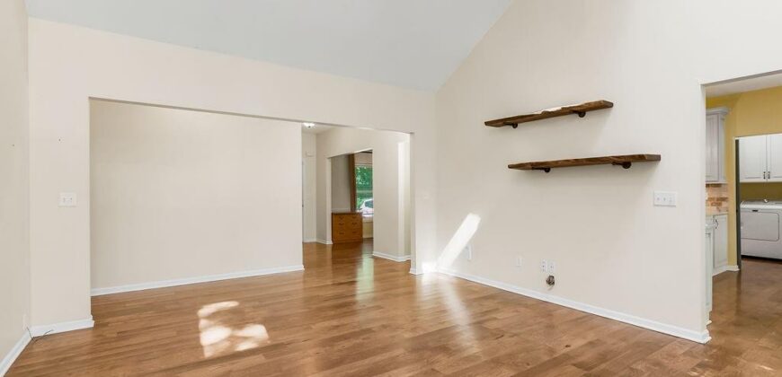 13223 N Virginia Avenue, Smithville, MO 64089