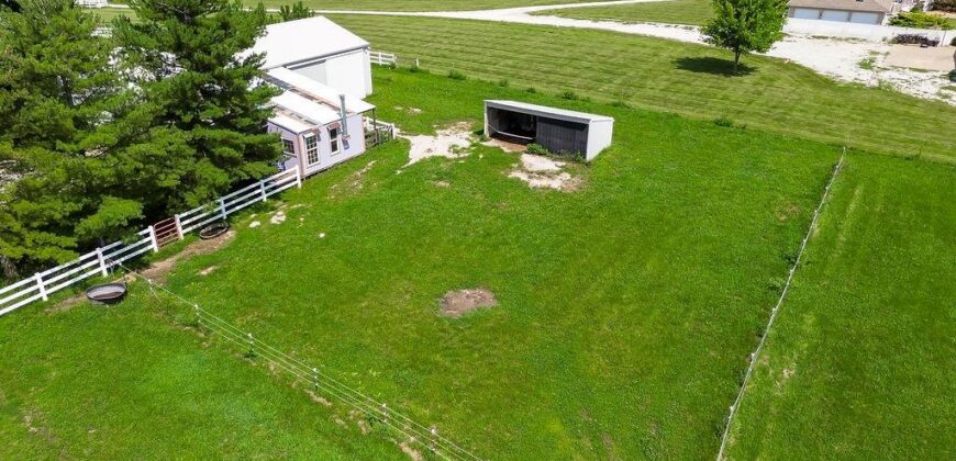 13223 N Virginia Avenue, Smithville, MO 64089