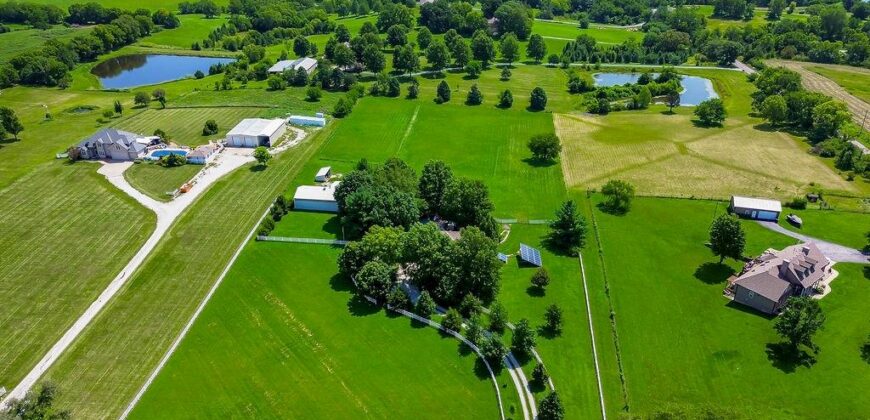 13223 N Virginia Avenue, Smithville, MO 64089