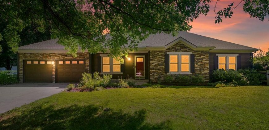 13223 N Virginia Avenue, Smithville, MO 64089