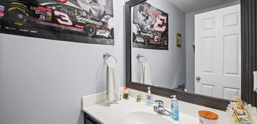 1404 NE 196th Street, Smithville, MO 64089