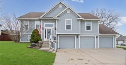 1404 NE 196th Street, Smithville, MO 64089