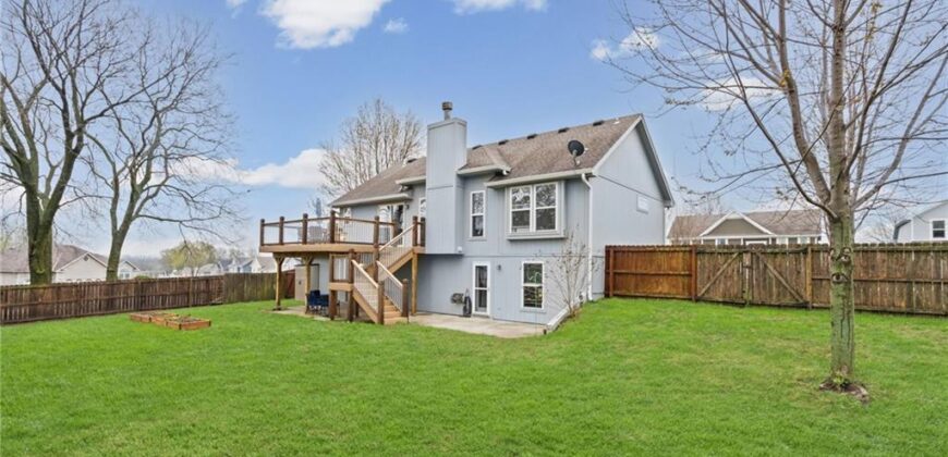 1404 NE 196th Street, Smithville, MO 64089