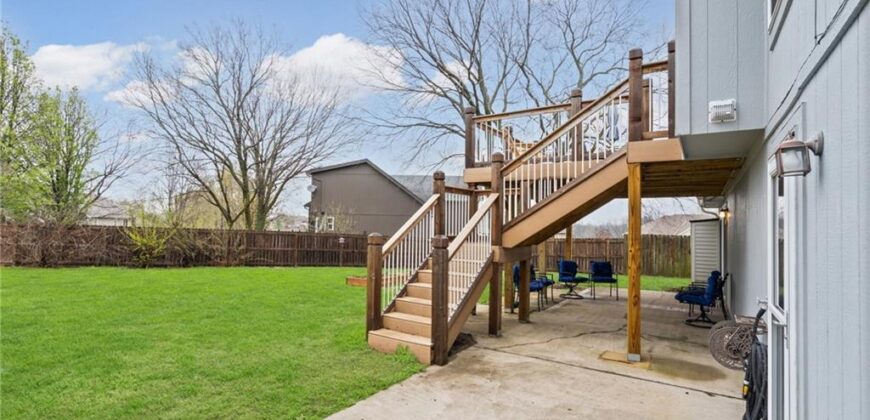 1404 NE 196th Street, Smithville, MO 64089