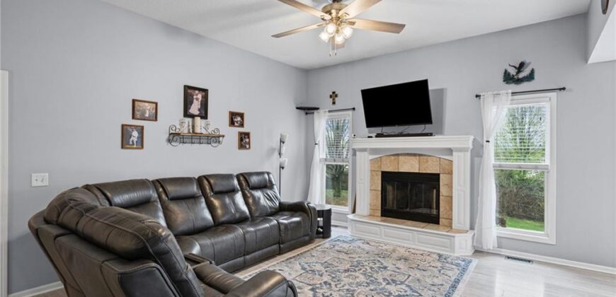 1404 NE 196th Street, Smithville, MO 64089