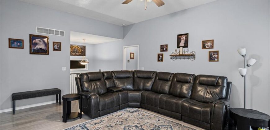 1404 NE 196th Street, Smithville, MO 64089