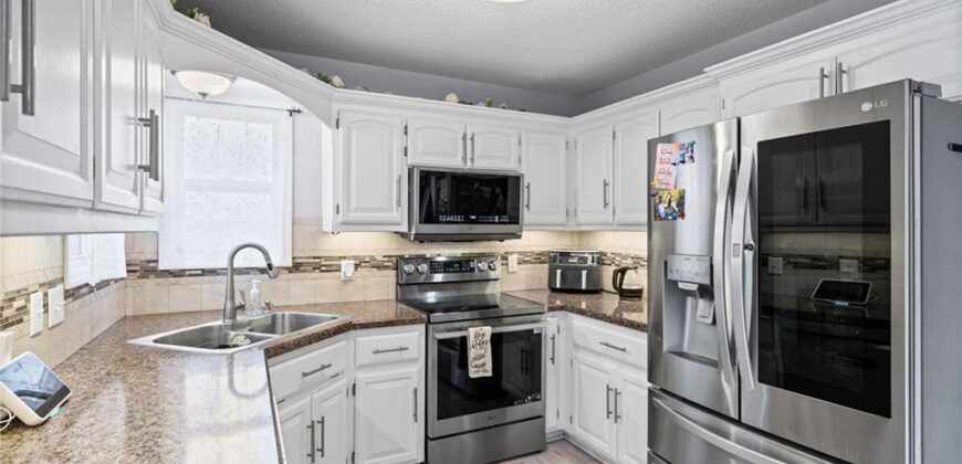 1404 NE 196th Street, Smithville, MO 64089