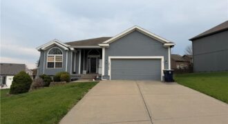 10727 N Tennessee Avenue, Kansas City, MO 64157