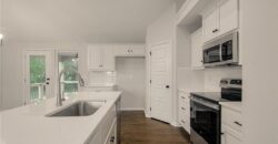 10139 N Poplar Avenue, Kansas City, MO 64156