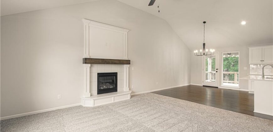 10139 N Poplar Avenue, Kansas City, MO 64156