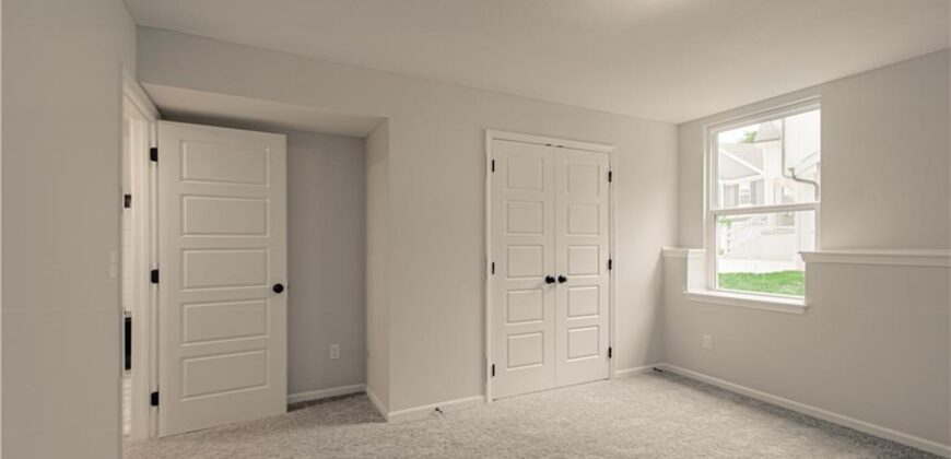 10139 N Poplar Avenue, Kansas City, MO 64156