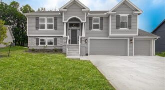 10139 N Poplar Avenue, Kansas City, MO 64156