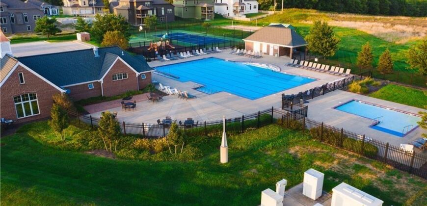 10139 N Poplar Avenue, Kansas City, MO 64156