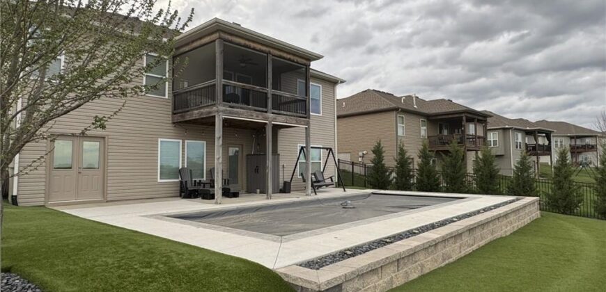 17605 GreyHawke Ridge N/A, Smithville, MO 64089