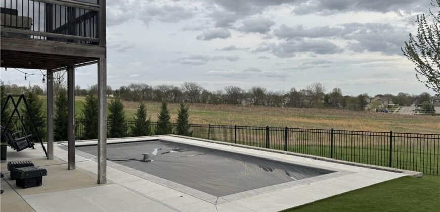 17605 GreyHawke Ridge N/A, Smithville, MO 64089