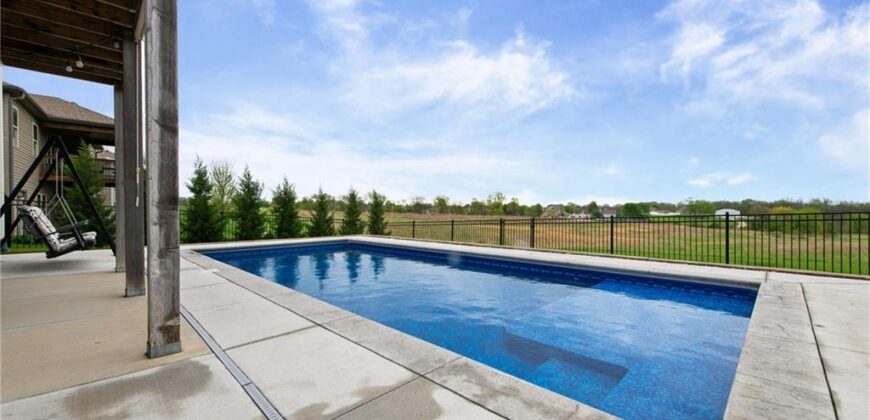 17605 GreyHawke Ridge N/A, Smithville, MO 64089