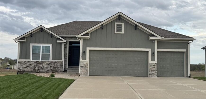 17605 GreyHawke Ridge N/A, Smithville, MO 64089