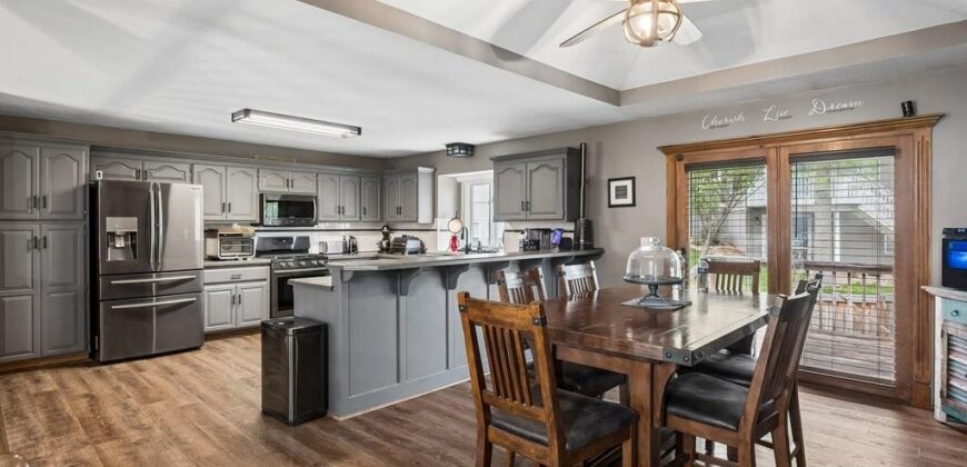 14611 Killarney Lane, Smithville, MO 64089