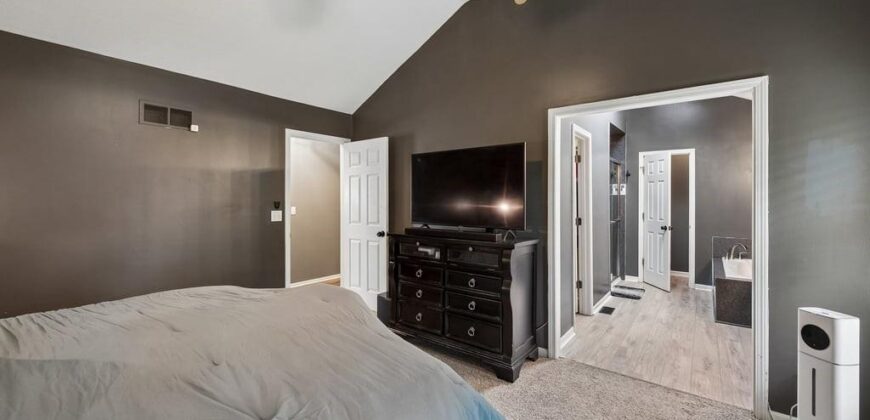 14611 Killarney Lane, Smithville, MO 64089