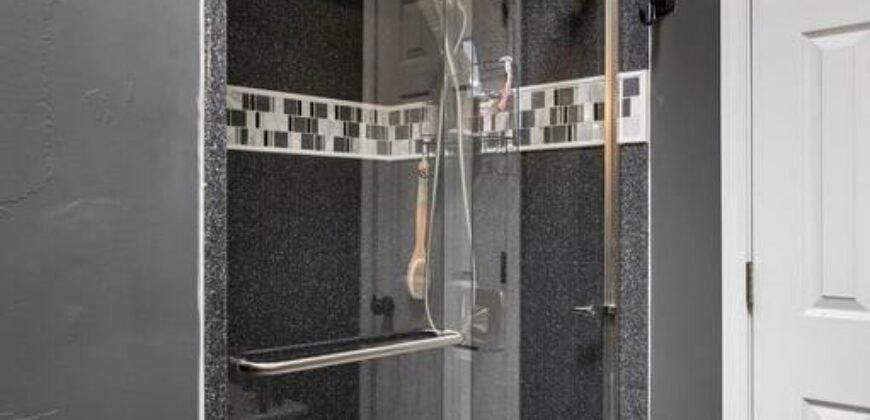 14611 Killarney Lane, Smithville, MO 64089