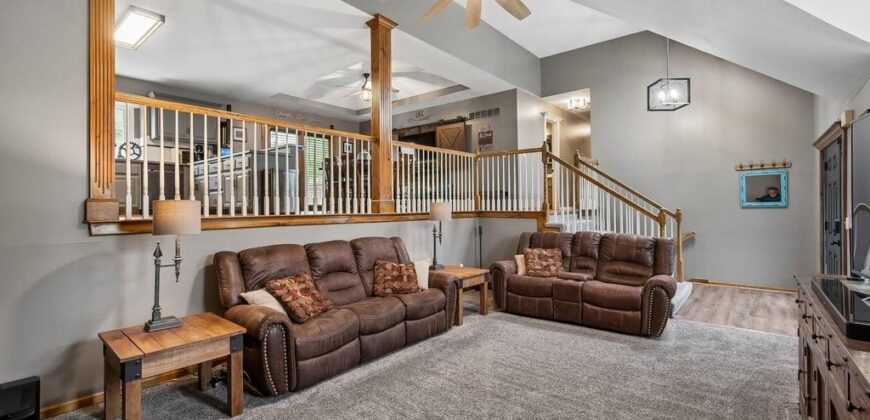 14611 Killarney Lane, Smithville, MO 64089