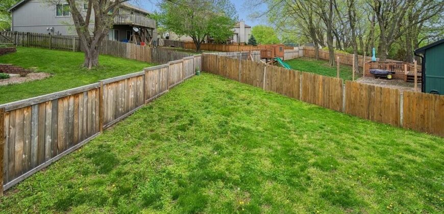 14611 Killarney Lane, Smithville, MO 64089