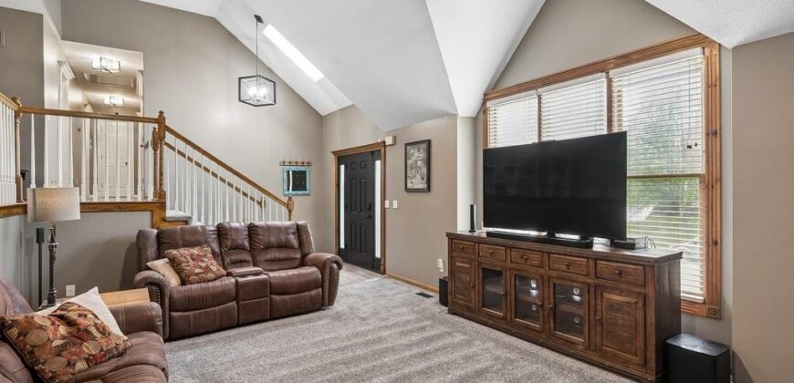 14611 Killarney Lane, Smithville, MO 64089