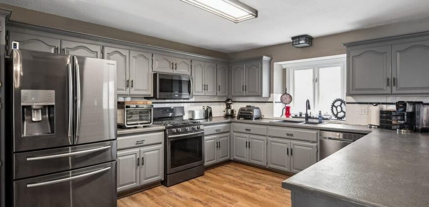 14611 Killarney Lane, Smithville, MO 64089