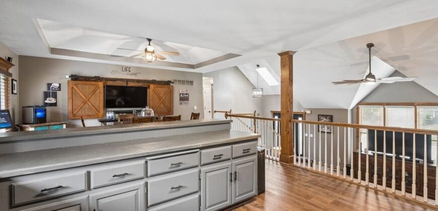 14611 Killarney Lane, Smithville, MO 64089