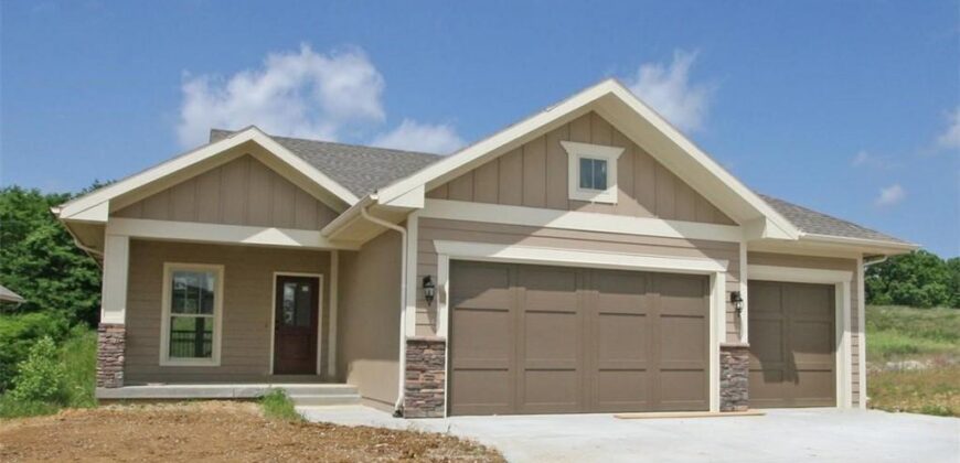 4820 NW Huonker Court, Riverside, MO 64150