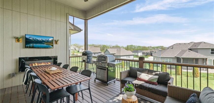 5745 Barn Hill Road, Parkville, MO 64152