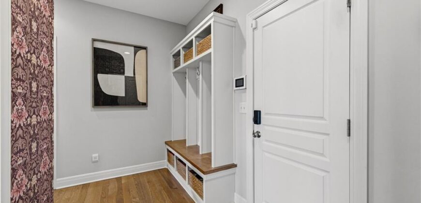 5745 Barn Hill Road, Parkville, MO 64152