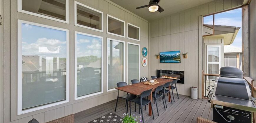 5745 Barn Hill Road, Parkville, MO 64152