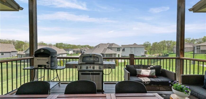 5745 Barn Hill Road, Parkville, MO 64152