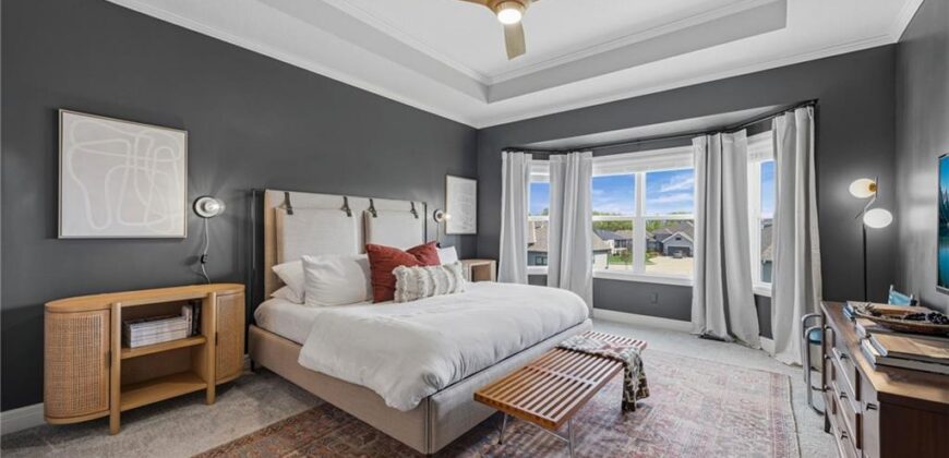 5745 Barn Hill Road, Parkville, MO 64152