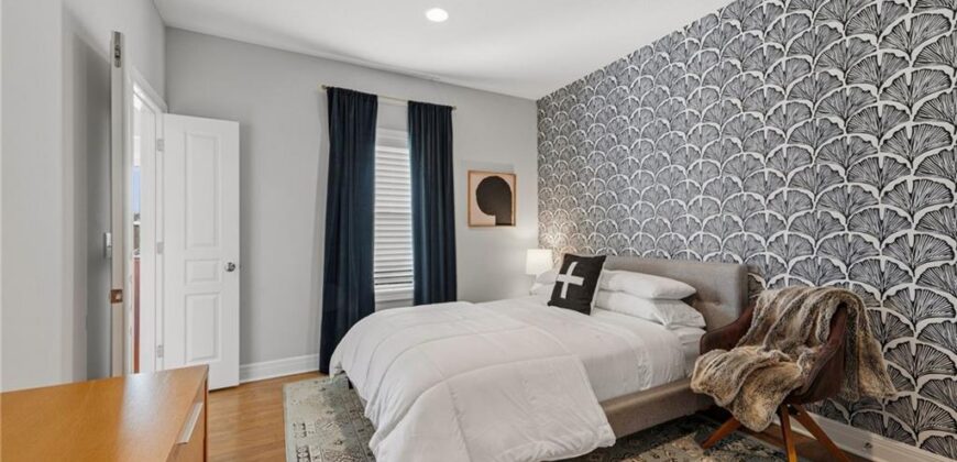 5745 Barn Hill Road, Parkville, MO 64152