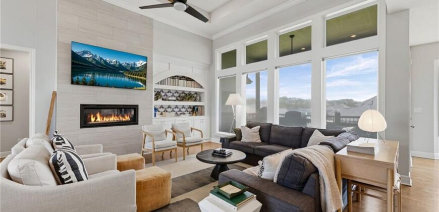 5745 Barn Hill Road, Parkville, MO 64152