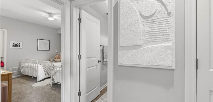 5745 Barn Hill Road, Parkville, MO 64152