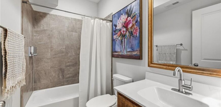 5745 Barn Hill Road, Parkville, MO 64152