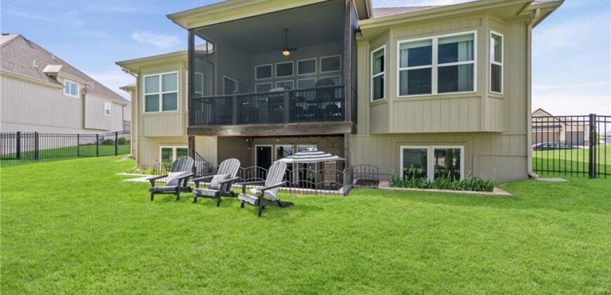 5745 Barn Hill Road, Parkville, MO 64152