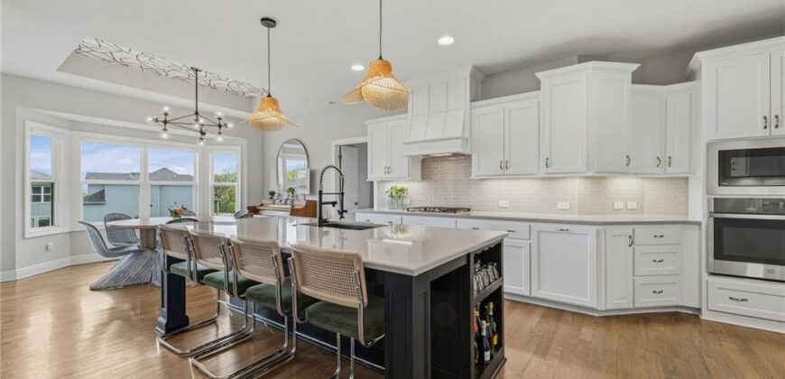 5745 Barn Hill Road, Parkville, MO 64152