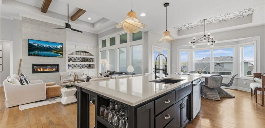 5745 Barn Hill Road, Parkville, MO 64152